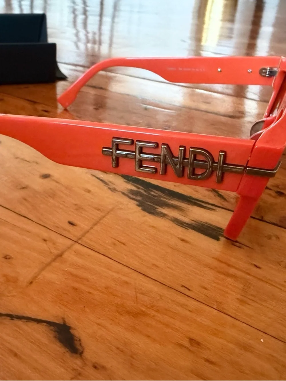 Fendi Orange Rectangular Sunglasses, case and cloth included - Picture 4 of 7